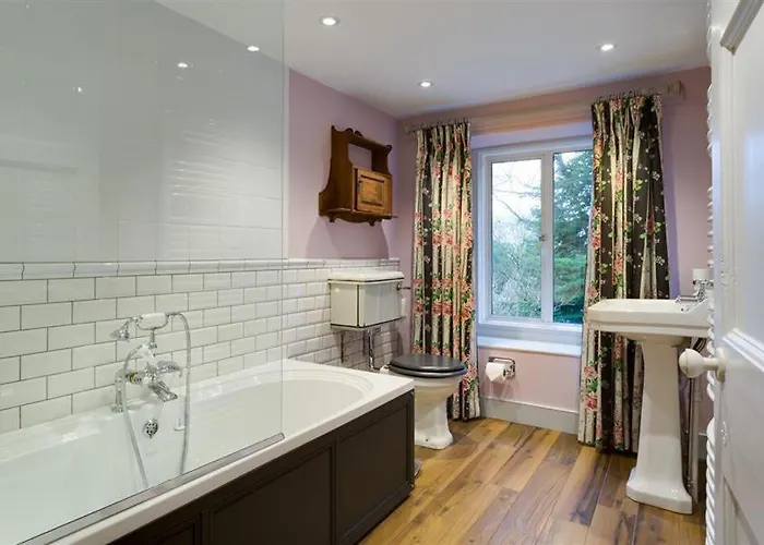 Rose * كونيستون